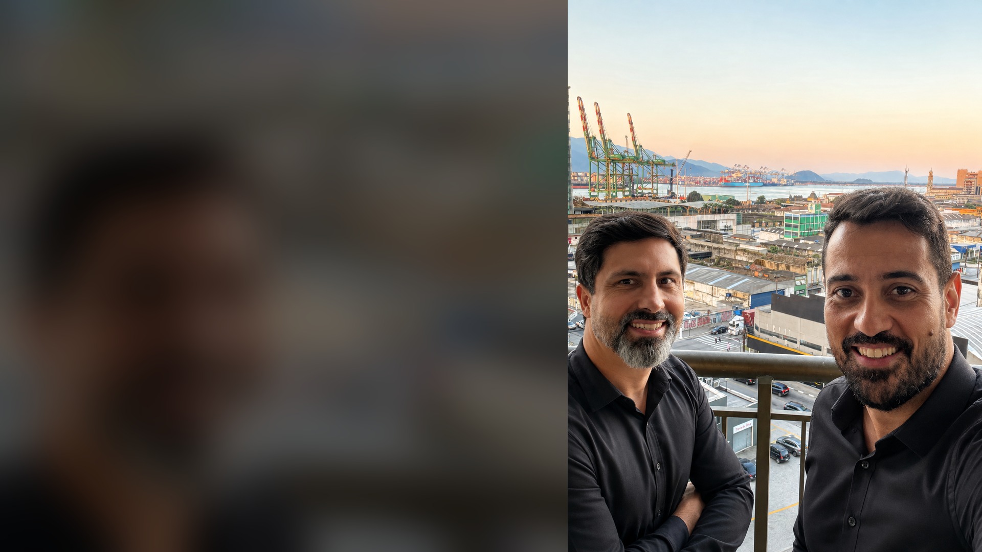 Alexandre Lemos e Eduardo Santos com o Porto de Santos ao fundo